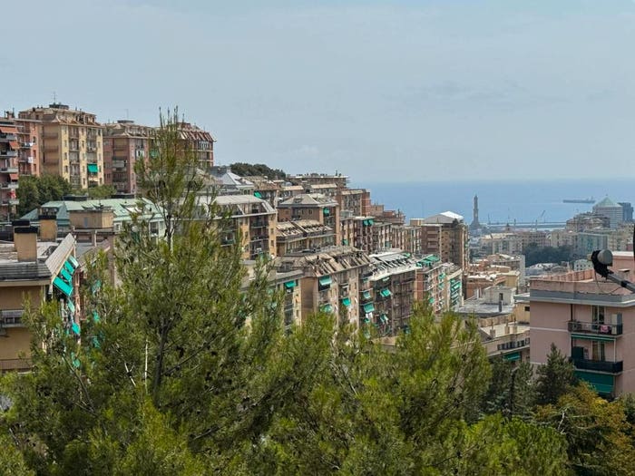 Appartamento trilocale in vendita in Via Capri, Oregina, Genova