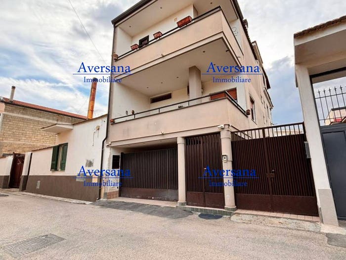 Casa con 5 locali in vendita in Via Carlo Pezone, Parete