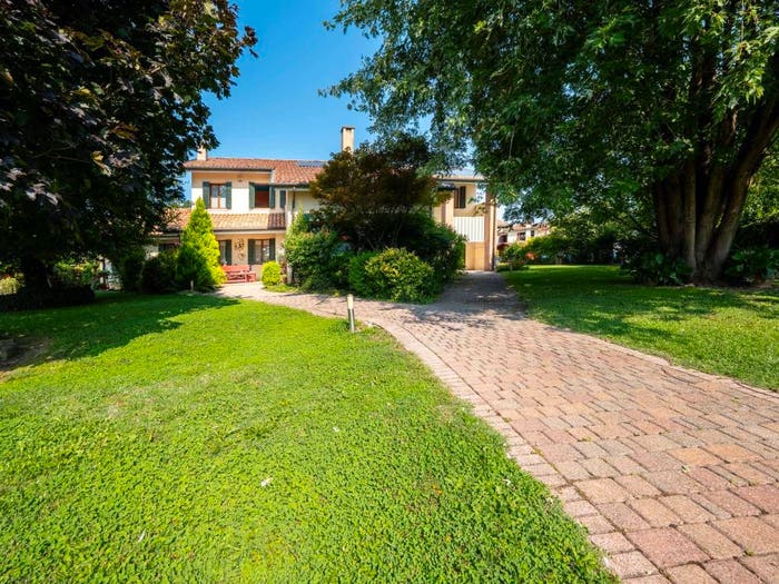 Casa con 6 locali in vendita in Via Le Basse, Centro, Oderzo