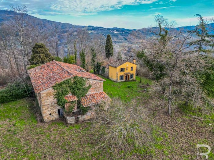 Casa con 6 locali in vendita in Via di Montefiesole, Pontassieve