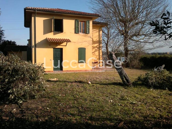 Casa con 5 locali in vendita in Vecchiano