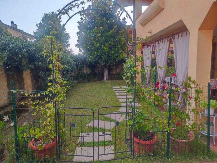 Casa con 6 locali in vendita in Camaiore Paese, Camaiore