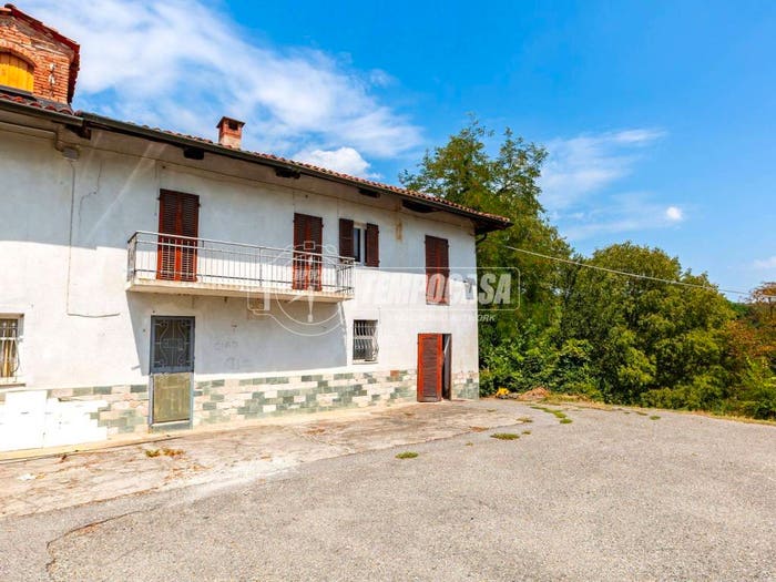 Casa con 6 locali in vendita in Rivalba