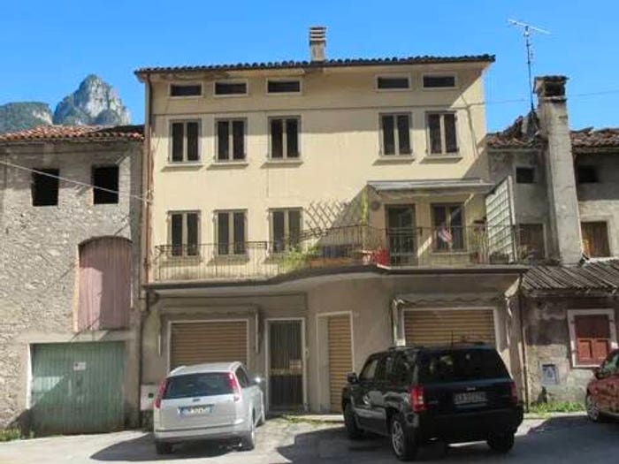 Casa con 6 locali in vendita in Via Fortogna, Fortogna, Longarone