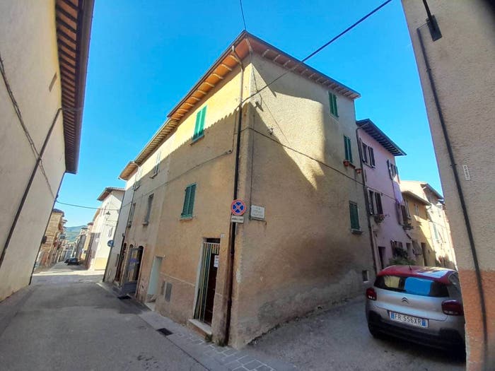 Casa con 5 locali in vendita in Via Massarelli, Centro, Costacciaro