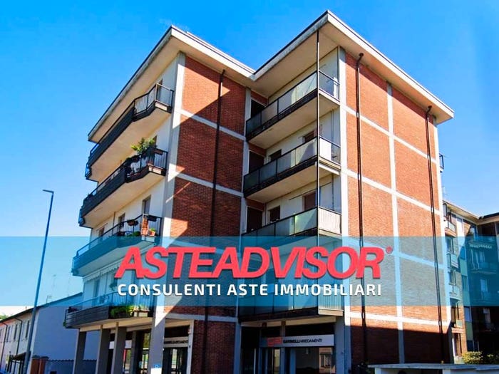 Appartamento quadrilocale in vendita in Via Giacomo De Medici, Centro, Magenta