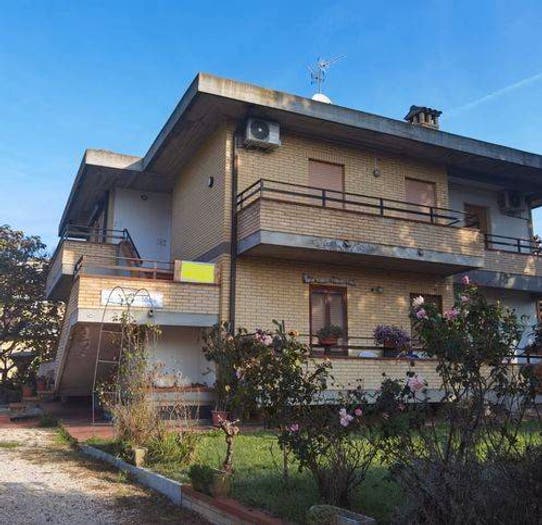 Casa con 6 locali in vendita in Castiglion Del Lago, Centro, Castiglione del Lago