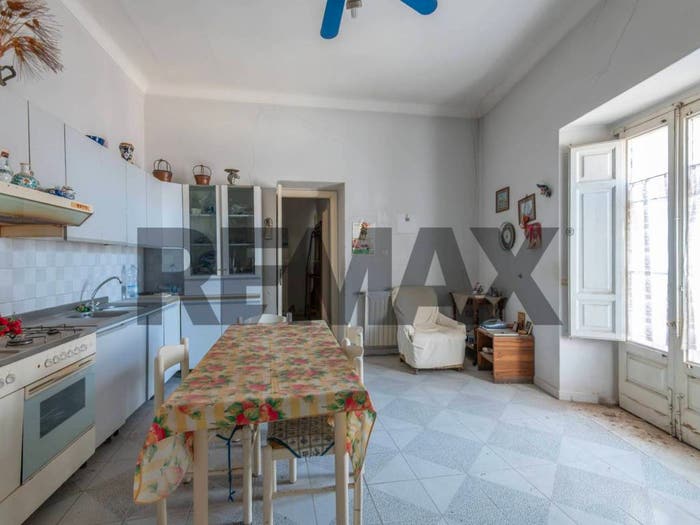 Appartamento trilocale in vendita in Via Favitta, Centro, Caltagirone