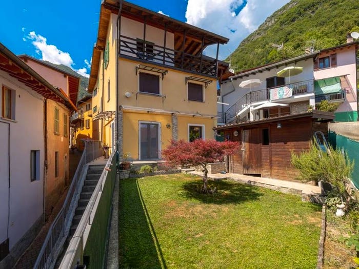 Casa con 5 locali in vendita in Via Sant'Antonio, Centro, Carlazzo