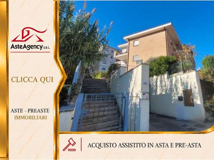 Appartamento con 6 locali in vendita in Via Remo Pagnanelli, Centro, Macerata