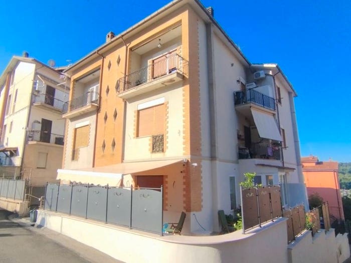 Appartamento trilocale in vendita in Via Marco Bellucci, Centro, Marino