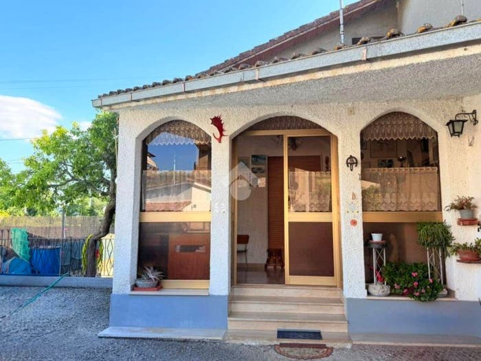 Casa quadrilocale in vendita in Via Lambruschina Sud, Stimigliano Scalo, Stimigliano