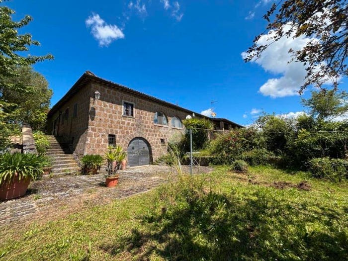 Casa con 6 locali in vendita in Via S Sebastiano, Magliano Romano