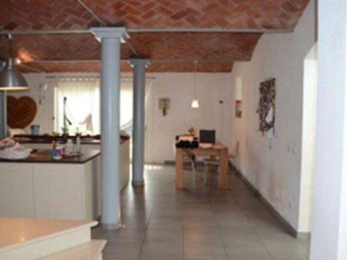 Casa con 6 locali in vendita in Via Savazzona, Quistello