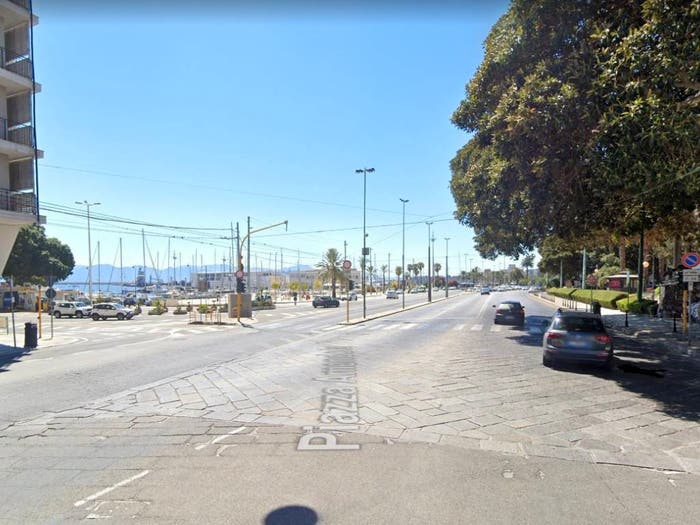 Appartamento con 5 locali in vendita in Piazza Emilio Lussu, Bonaria, Cagliari