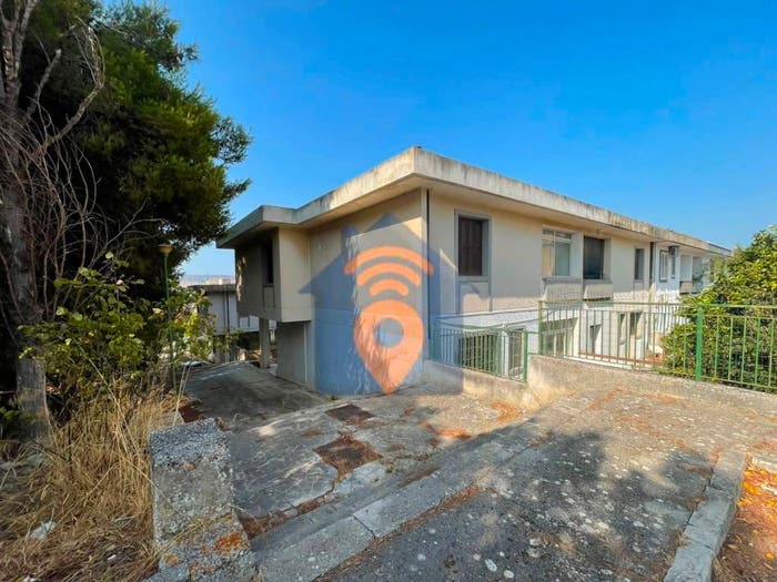 Casa con 6 locali in vendita in Via Alessandro Manzoni, Poggioreale