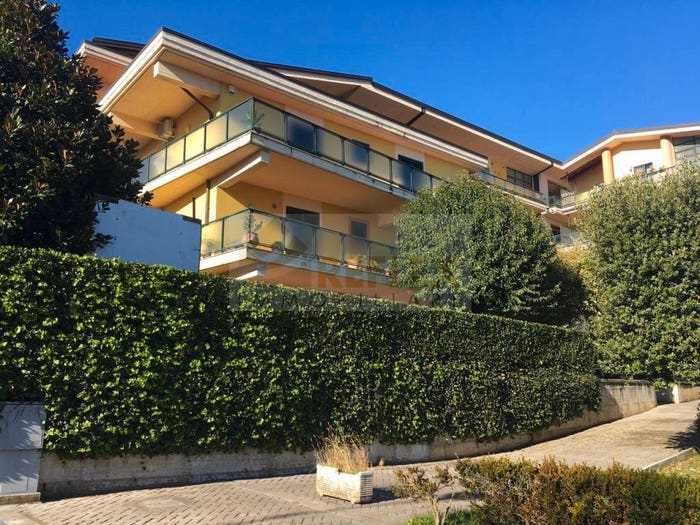 Appartamento trilocale in vendita in Via Serroni, Mercogliano
