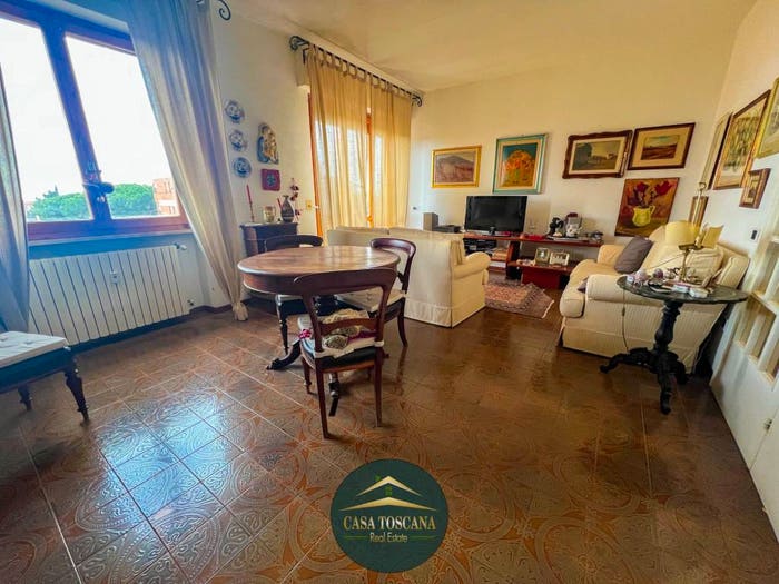 Appartamento con 6 locali in vendita in Cecina Centro, Cecina