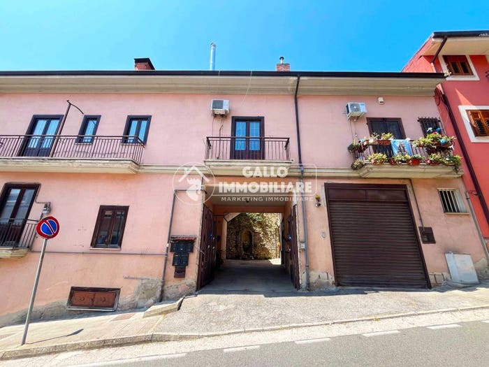 Appartamento con 5 locali in vendita in Via Giuseppe Garibaldi, Centro, Monteforte Irpino