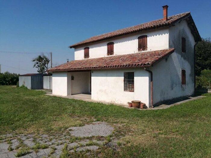 Casa con 6 locali in vendita in Via Roma snc, Fossona, Cervarese Santa Croce