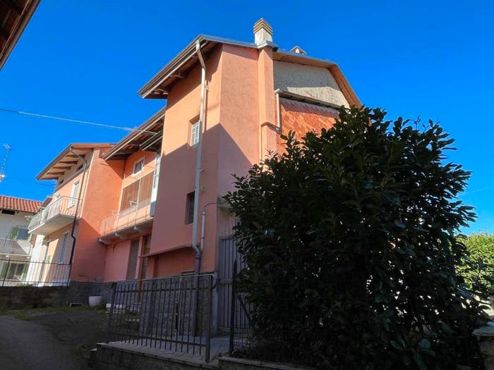 Casa con 6 locali in vendita in Frazione Pandale, Centro, Piatto