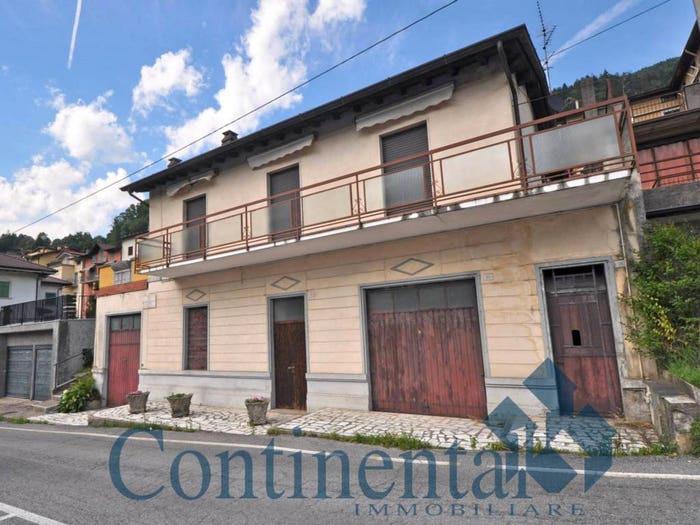 Appartamento con 6 locali in vendita in Via Antonio Locatelli, Piazza Brembana