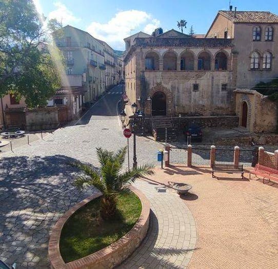 Casa con 6 locali in vendita in Corso Umberto, Centro, Sant'Andrea Apostolo dello Ionio