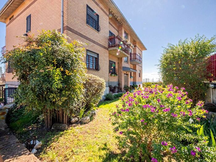 Casa con 6 locali in vendita in Via Cesare Reverdito, Cesano, Roma