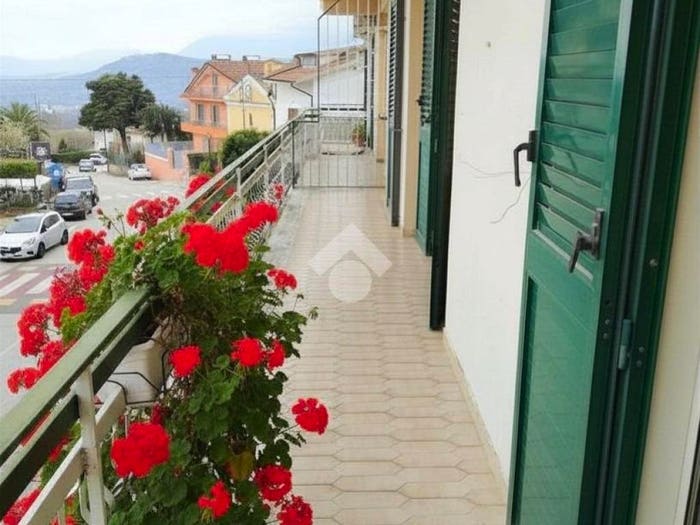 Appartamento quadrilocale in vendita in VIA PROVINCIALE, Pratola Serra