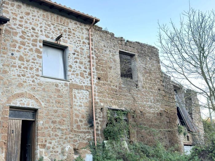 Casa trilocale in vendita in Via della Valle, Vejano