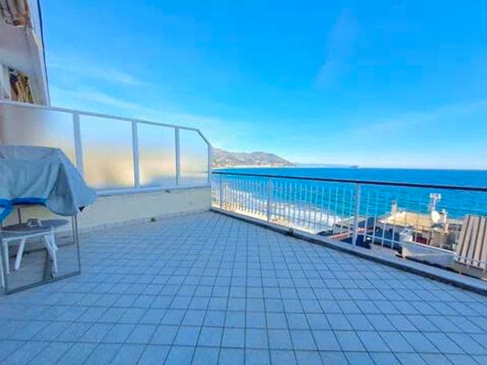 Appartamento trilocale in vendita in Via Dei Pini No Number, Laigueglia