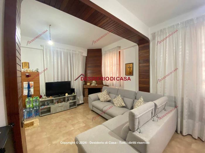 Casa con 5 locali in vendita in Via Stazione, Centro, Falcone