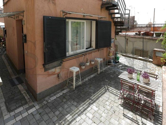 Appartamento trilocale in vendita in Via Franco Guidobaldi, Centro Storico, Genzano di Roma