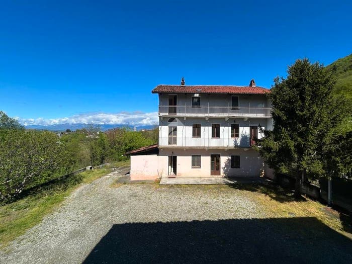 Casa con 6 locali in vendita in Via Borgomasino, Vestignè
