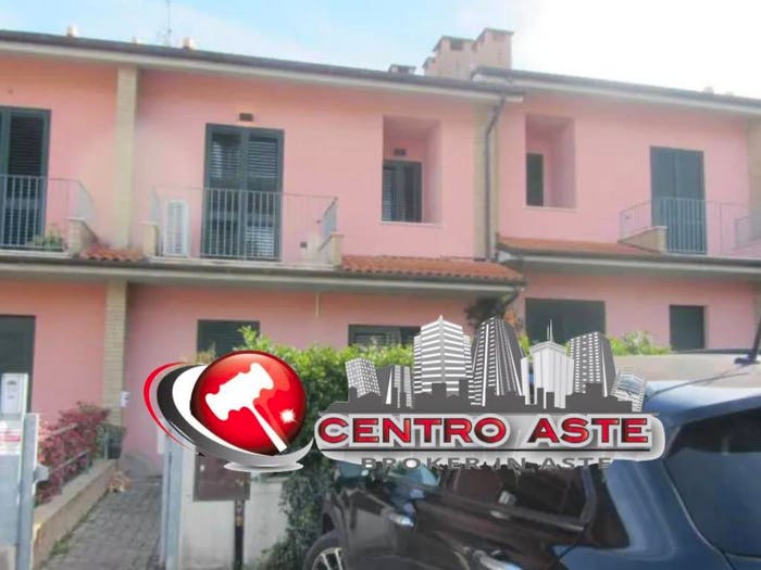 Appartamento con 6 locali in vendita in Via del Colle Serra Sant'Abbondio PU Italia, Centro, Serra Sant'Abbondio