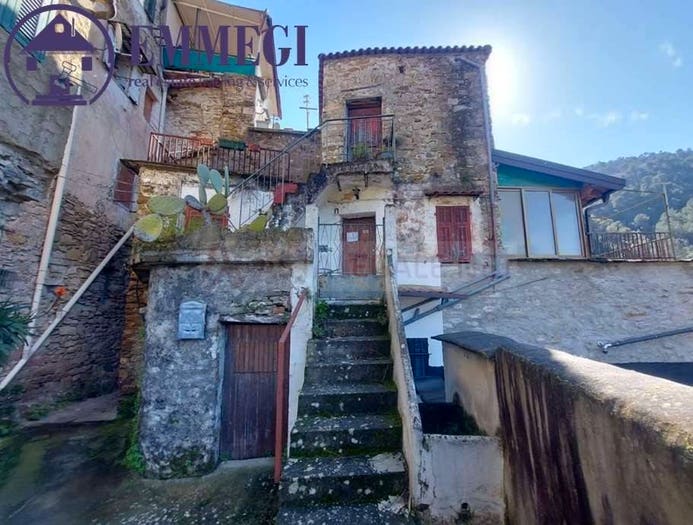 Appartamento con 6 locali in vendita in frazione trinità via Vallone, Centro, Camporosso