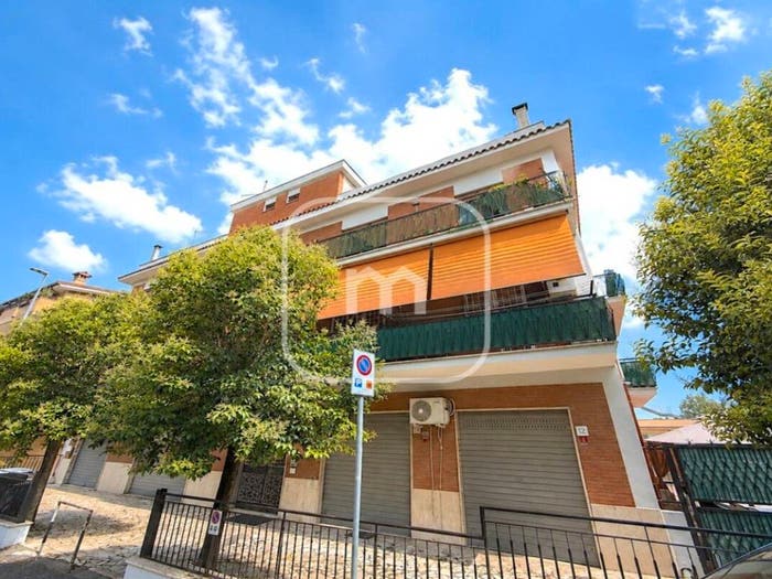 Appartamento trilocale in vendita in Via Vallo della Lucania, Borghesiana, Roma