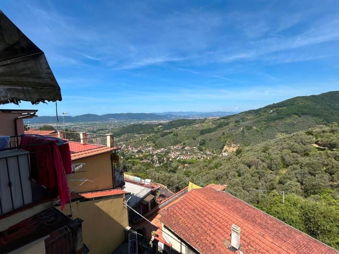 Appartamento quadrilocale in vendita in Via Pi delle Mura, Ortonovo, Luni