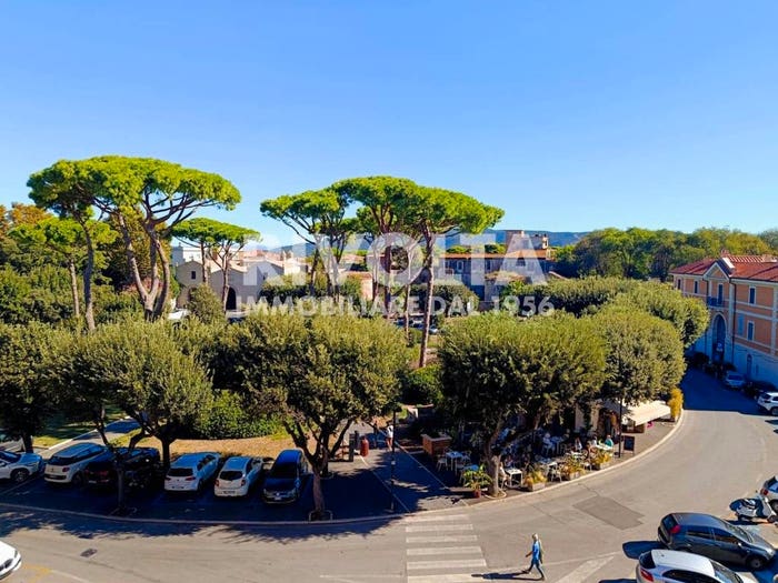 Appartamento quadrilocale in vendita in Piazza Mario Cortesini, Centro, Orbetello
