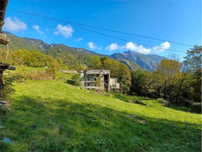 Casa con 6 locali in vendita in Chateau, Champorcher