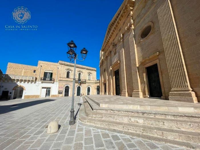 Appartamento con 6 locali in vendita in ALESSANO, Centro, Alessano
