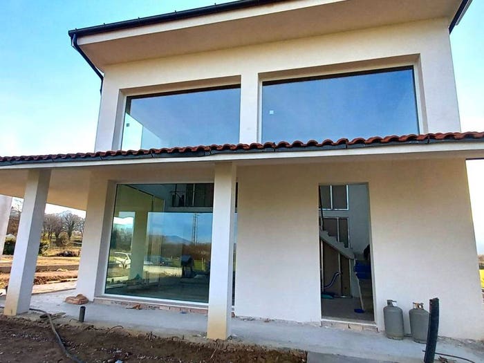 Casa con 6 locali in vendita in Via Umberto Saba, Seano, Carmignano