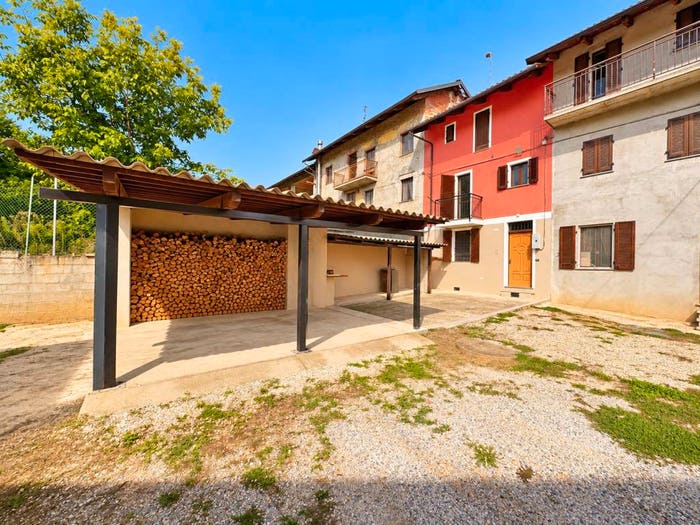 Casa quadrilocale in vendita in Frazione San Giulio, San Pietro, San Damiano d'Asti