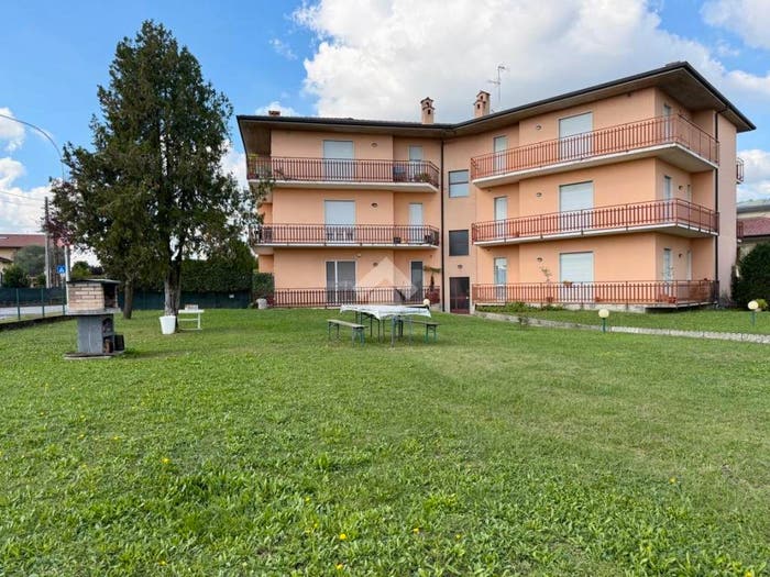 Appartamento trilocale in vendita in Via alle Brughiere, Piazza Caduti, Sotto il Monte Giovanni XXIII