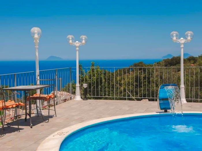 Appartamento con 5 locali in affitto in Acquedolci