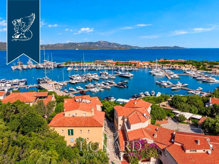 Appartamento con 6 locali in vendita in Porto Rotondo, Olbia
