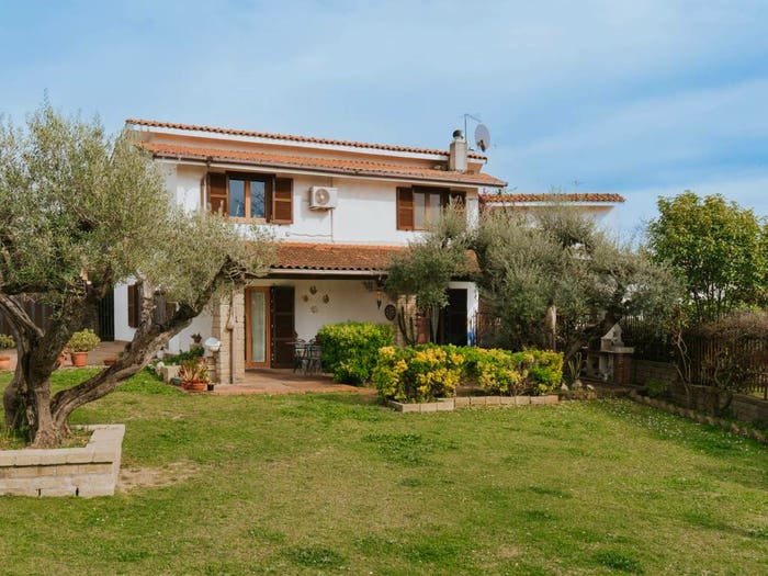Casa con 6 locali in vendita in Via della Selviata, Centro, Formello