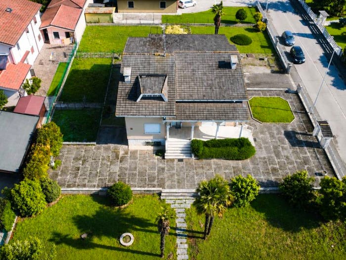 Casa con 6 locali in vendita in Asola
