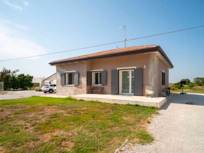Casa quadrilocale in vendita in Via Stradone Sala, Macerone, Cesena