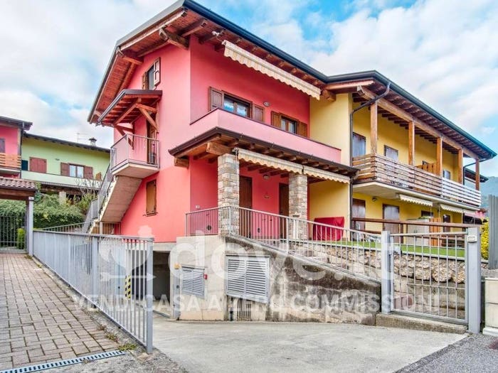 Appartamento bilocale in vendita in Via Lulini, Premolo